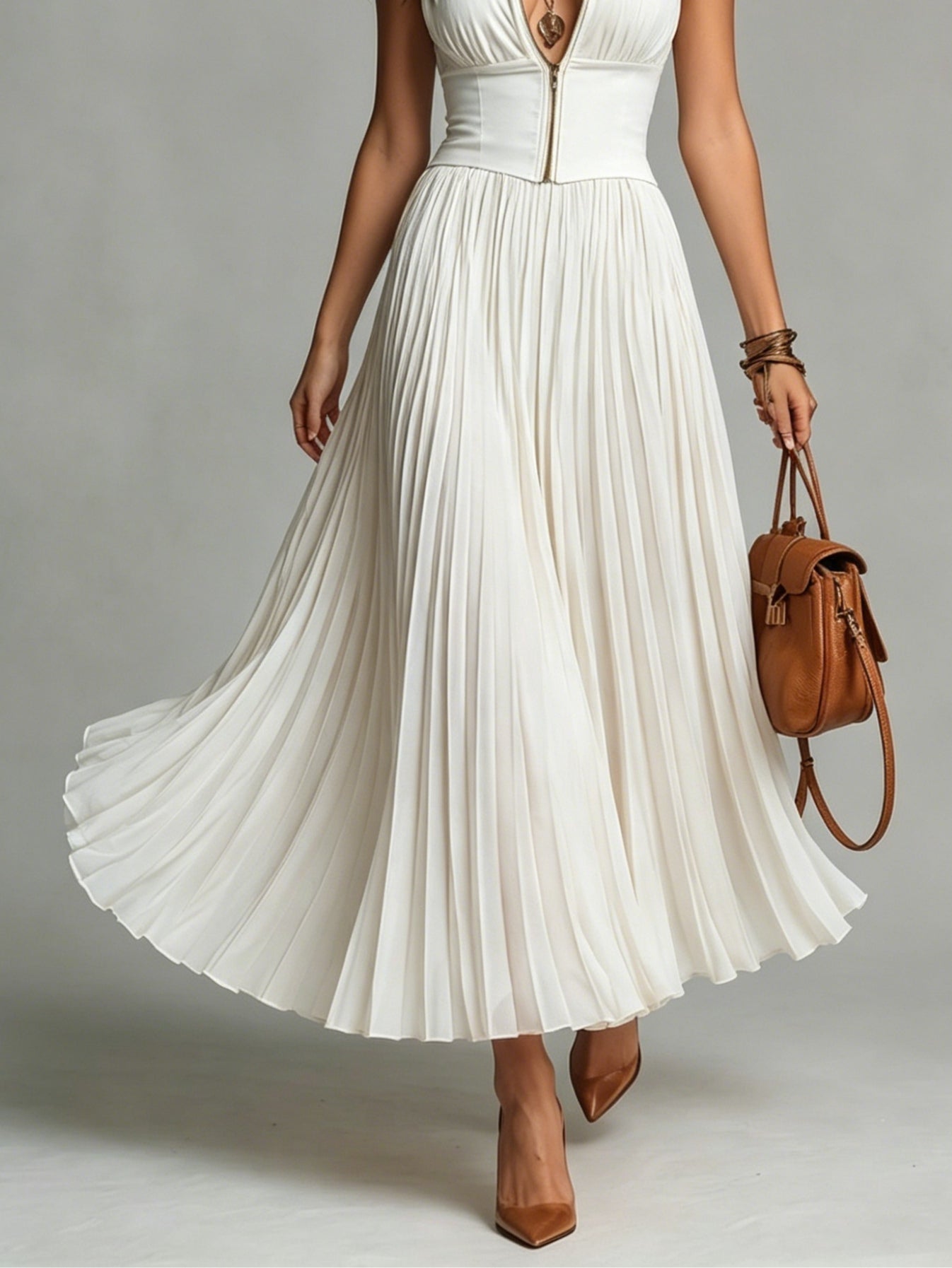 Valeria | Vestido maxi plisado de gasa con cuello alto